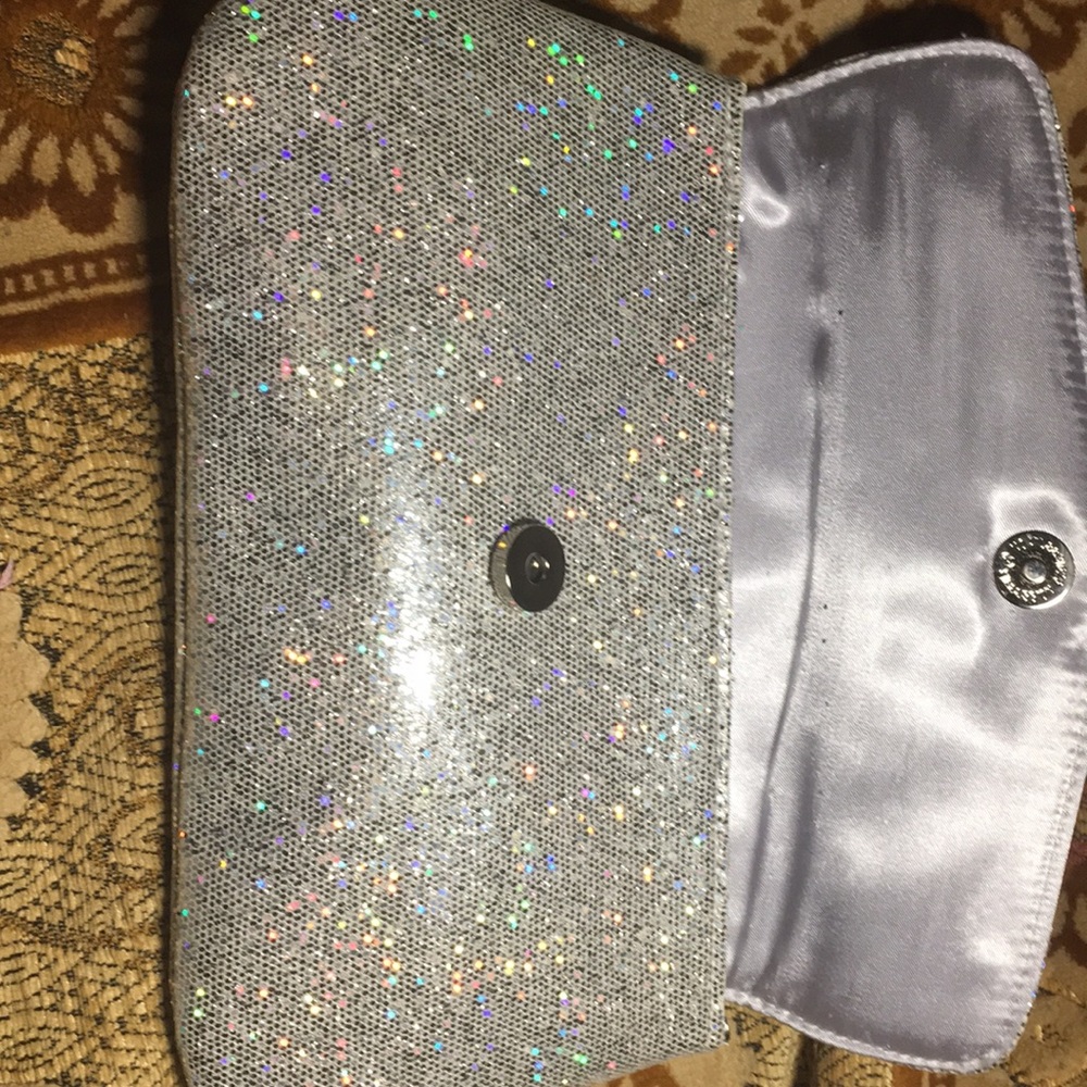 Purse - Picture 2 of 6